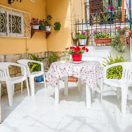 Apartment Coryfo Casetta, Mon Repo *