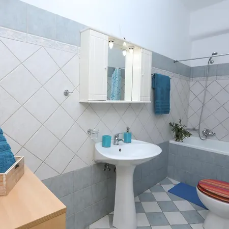 Coryfo Casetta, Mon Repo Apartment